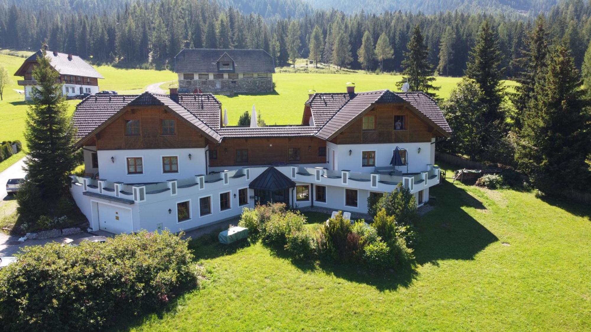 Ferienhaus Alpenblick Krakauschatten エクステリア 写真